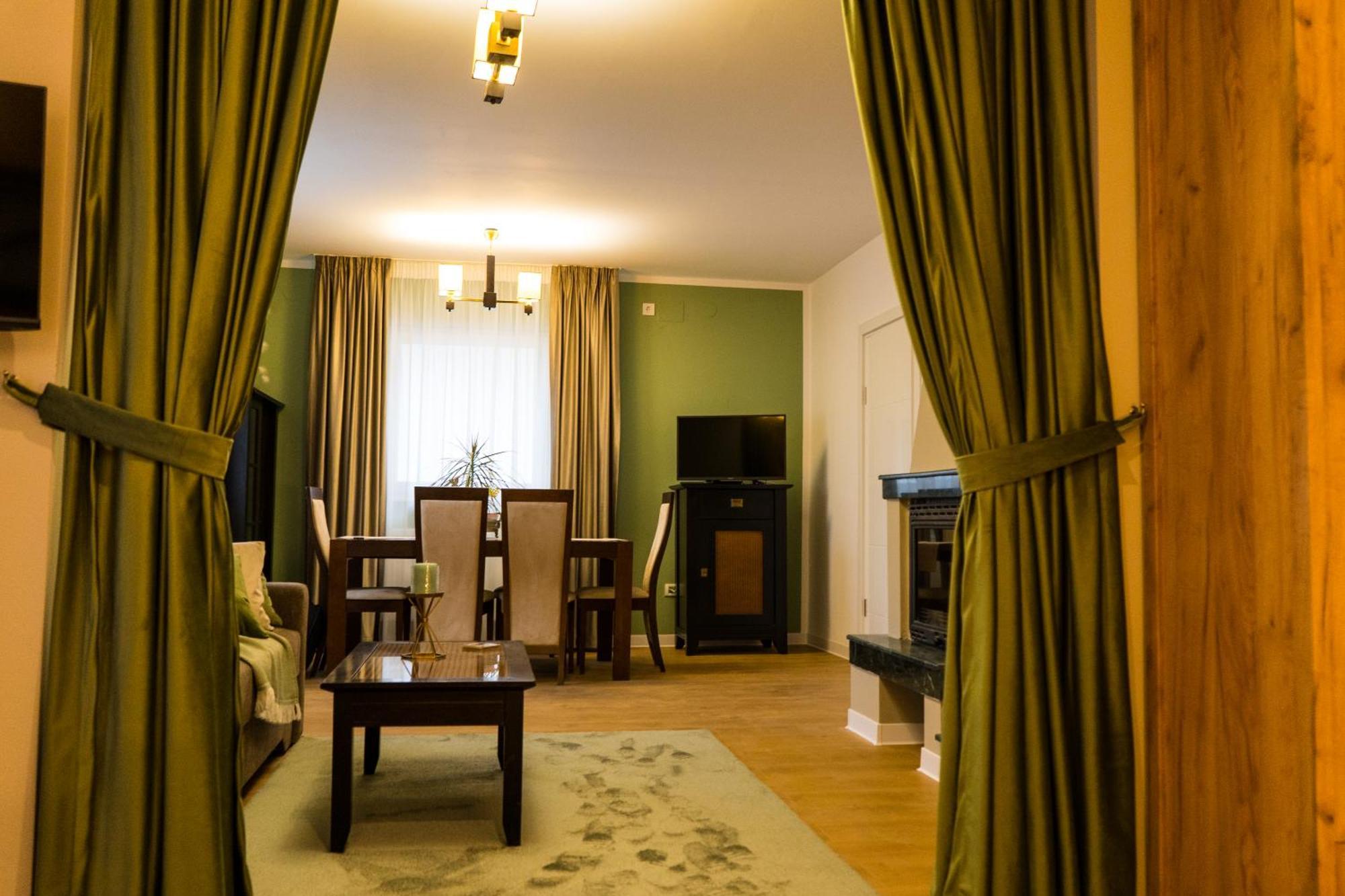 Aristocratic Home Brassó Kültér fotó