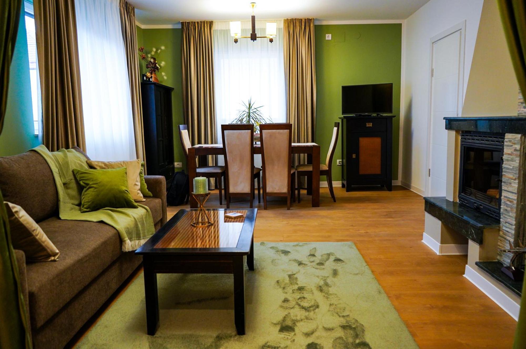 Aristocratic Home Brassó Kültér fotó